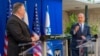 Menlu AS Mike Pompeo (kiri) dan PM Israel Benjamin Netanyahu dalam jumpa pers bersama di Yerusalem hari Rabu (13/5). 