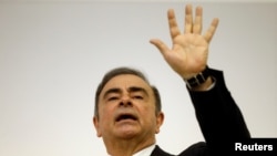 Mantan pemimpin perusahaan mobil Jepang Nissan, Carlos Ghosn saat konferensi pers di Beirut, Lebanon 8 Januari 2020. (Foto: dok).