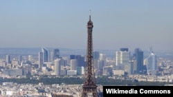  Paris