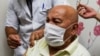 Brasil inicia vacunación de sus golpeadas poblaciones indígenas