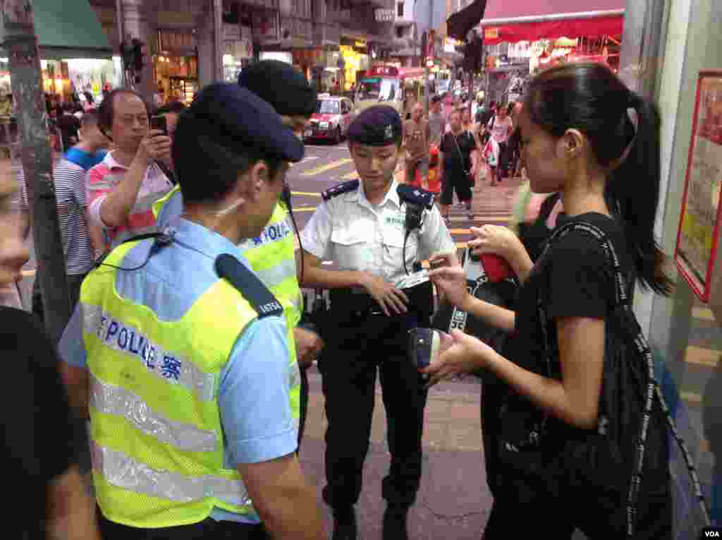 數萬港人參加七一大游行誓言守護香港(美國之音海彥拍攝)