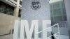 FILE: Logo Dana Moneter Internasional di dalam kantor pusatnya di Washington, D.C., Amerika Serikat, 9 Oktober 2016. (REUTERS/Yuri Gripas)