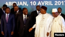 Shugaban kasar Niger Mohammadou Isugu da shugaban Togo