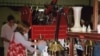 Small Town's Big Auction Draws Hundreds Along US East Coast