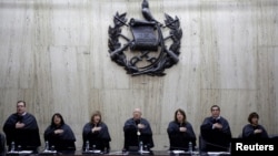 La Corte declaró la inconstitucionalidad de cuatro artículos del Código Penal y dos de la Ley Contra la Narcoactividad, que establecían la forma y circunstancias en las que se podía condenar a pena de muerte.