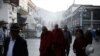 བོད་ཀྱི་ས་ཁུལ་གཞན་ནང་སྒོ་རྒྱ་བསྡམས་འདུག་པ་དང་ལྷ་ས་གྲོང་ཁྱེར་གྱི་འཕྲོད་བསྟེན་ལས་བྱེད་གསུམ་གནས་དབྱུངས་བཏང་བ།