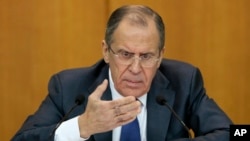 Menlu Rusia Sergey Lavrov dalam konferensi pers di Moscow, Rusia (21/1).