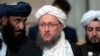 Anggota tim perunding Taliban, Abdul Salam Hanafi, (tengah) dalam perundingan perdamaian di Moskow, Rusia, 6 Februari 2019. (Foto: dok).