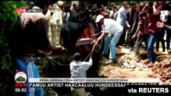 Maziko ya mwanamuziki Haacaaluu Hundeessaa mjini Ambo, Ethiopia, Julai 2, 2020.