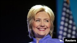 “Otra dura verdad en este complejo asunto es que muchos afro estadounidenses temen a la policía”, dijo Clinton.