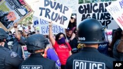 La protesta en las afueras del Centro de Convenciones de San José, California se volvió violenta.