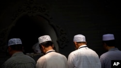 北京牛街回民在祷告（美联社）