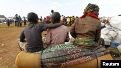Impunzi z'Abarundi muri sitade yitiriwe Tanganyika i Kigoma mu burengero bwa Tanzaniya, kw'itariki ya 19/05/2015.