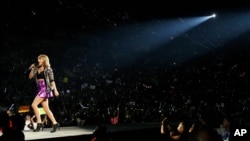 Taylor Swift performs during the 1989 World Tour at Staples Center in Los Angeles, California, Aug. 22, 2015.