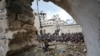 Miles de palestinos están regresando a Gaza, mientras Hamás continúa liberando rehenes