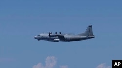 2024年8月26日，日本防衛省公佈一架中國Y-9 偵察機的相片。中國軍機近年來頻繁進入日本防空識別區，引起兩國關係緊張。