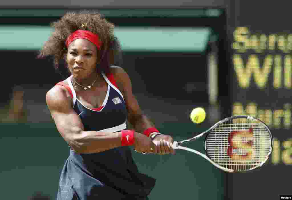 Petenais AS, Serena Williams memenangkan medali emas tenis tunggal puteri dengan mengalahkan Maria Sharapova (4/8).