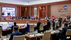 Premijer Indije Narendra Modi vidi se na video bimu tokom jedne od sesija na Samitu G20, u Nju Delhiju, Indija, 9. juna 2023.
