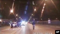芝加哥警方公布的2014年10月20日枪击事件视频画面。
