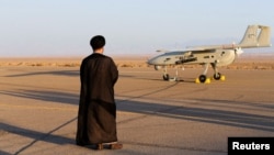 Випробування іранського дрона, 24 серпня 2022, локація невідома. Фото: Iranian Army/WANA/REUTERS
