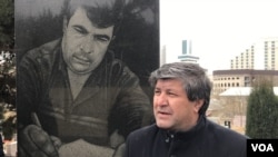 Əvəz Zeynallı (Foto VOA-məxsusdur-Arxiv )