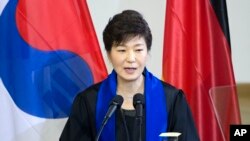 지난해 3월 박근혜 한국 대통령이 독일 드레스덴공대에서 기념연설을 하고 있다.