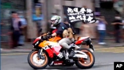 香港首名被裁定觸犯國安法的港人星期五被判9年刑期。