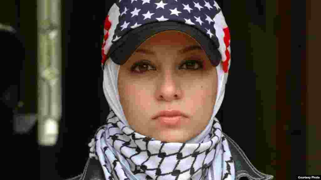 "Noor Ali" from Sadaf Syed's photo book, "iCover" chronicles the every day lives of Muslim women who choose to cover. (International Museum of Women }