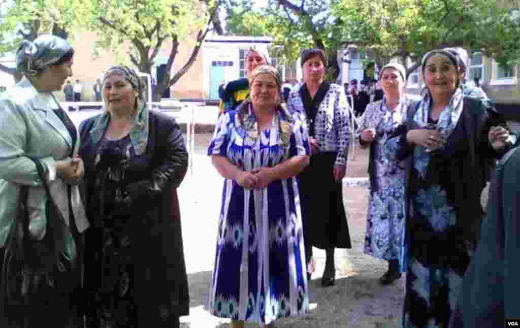  Ayollarning har tadbirda mehmonlarni alohida kutib olsihlari mintaqada odatiy hol