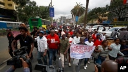 Wafuasi wa upinzani wakiandamana Kenya.