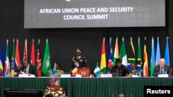 Para pemimpin negara-negara Afrika dan anggota delegasi KTT Perdamaian dan Keamanan Uni Africa di Nairobi, Kenya, 2 September 2014 (Foto: dok).