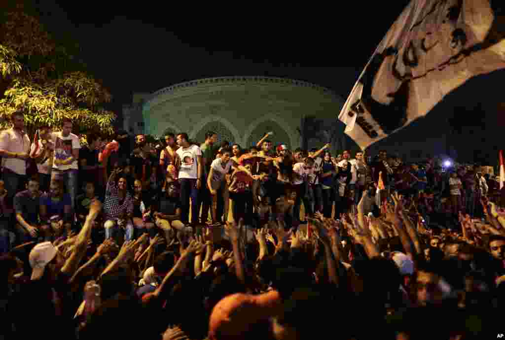 2013年6月30日,埃及抗议者聚集在开罗解放广场,要求伊斯兰主义总统穆尔西下台。