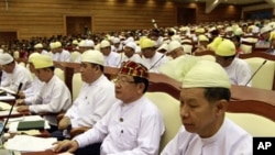 緬甸議會星期一在內比都復會