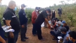 မြန်မာပြည်ဘက်မှ အထောက်အထားမဲ့ နယ်စပ်ဖြတ်ကျော် ဝင်လာသူများ။ (ယခင်ပုံဟောင်း) Photo- Thai Police