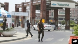 Suasana di bandara internasional Lahore, Pakistan. (Foto: dok). Pakistan hari Jumat (31/1) untuk sementara menghentikan semua penerbangan dari dan ke China.