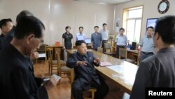 북한 김정은 국방위원회 제1위원장이 기상수문국을 현지 지도했다고 10일 조선중앙통신이 보도했다.