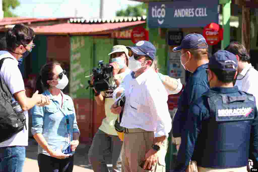 Juan Francisco Espinosa Palacio, director General de Migración Colombia, indica que el cierre de la frontera y las restricciones de paso ha presentado numerosos problemas de seguridad y control de la criminalidad.
