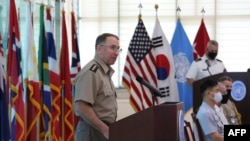 지난 7월 판문점에서 열린 한국전 정전 67주년 기념식에서 로버트 에이브럼스 주한미군사령관 겸 유엔군사령관이 연설했다. 