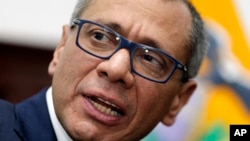ARCHIVO - El exvicepresidente de Ecuador, Jorge Glas, captado durante una entrevista en su despacho, en Quito, Ecuador, el 12 de septiembre de 2017. 