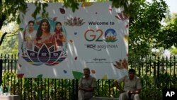 Un letrero anuncia la cumbre del G20 en Nueva Delhi, India, el 7 de agosto de 2023.