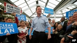英國首相與保守黨領袖卡梅倫出席競選活動並向支持者發表演說