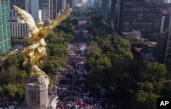 Una vista de la marcha en la Ciudad de México el 27 de noviembre de 2022.