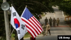 미국 상원 군사위원회가 2021회계연도 국방수권법안에서 행정부가 주한미군을 현 수준 미만으로 감축할 경우 의회의 승인을 거치도록 하는 조항을 포함시켰다.