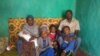 Aaddee Dirribee Hindhabuu fi Obboo Gaaddisaa Muullataa ijjoollee isaanii wajjin. Aaddee Dirribeen maatiin ishii Jigjigaadha baafamanii ji'a tokko booda Ginciitti nagahaan hiikkamteetti. Ilma isaaniis Falmaataa jedhaniin, Gincii, Oromiyaa, Onkoloolessa, 2017