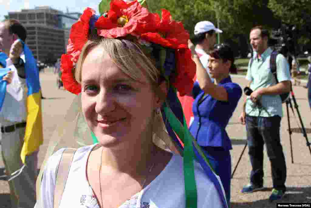 Украинки всегда улыбаются на камеру