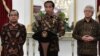 Presiden Jokowi di Istana Merdeka Kamis malam (13/10) menyampaikan duka cita yang mendalam atas meninggalnya Raja Thailand Bhumibol Adulyadej. (foto: Biro Pers Kepresidenan RI).