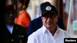 El presidente de Colombia, Gustavo Petro, aparece en una fotografía del 9 de abril de 2024, durante visita al Palacio de Miraflores en Caracas, Venezuela, donde se reunió con su homólogo venezolano, Nicolás Maduro.