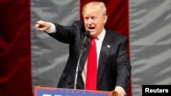 "Voy a ganar estados que nadie más puede. Y cuando me enfoque en Hillary, como yo digo 'la tramposa Hillary'...ella va a ser derrotada".