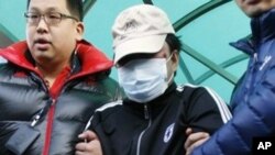 這名未公開身份的中國船長星期一被南韓海岸警衛隊仁川海岸警衛站的調查人員從銀川帶走