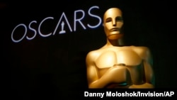Patung penghargaan Piala Oscar terlihat dalam acara makan siang bersama antara para peraih nominasi Oscar ke-91 di Beverly Hills, California, pada 4 Februari 2019. (Foto: Invision/AP/Danny Moloshok)